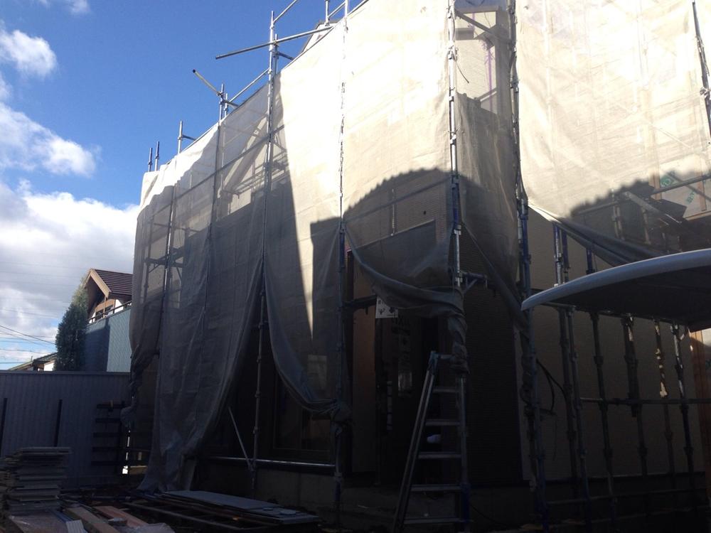 Local appearance photo. Local (12 May 2013) Shooting