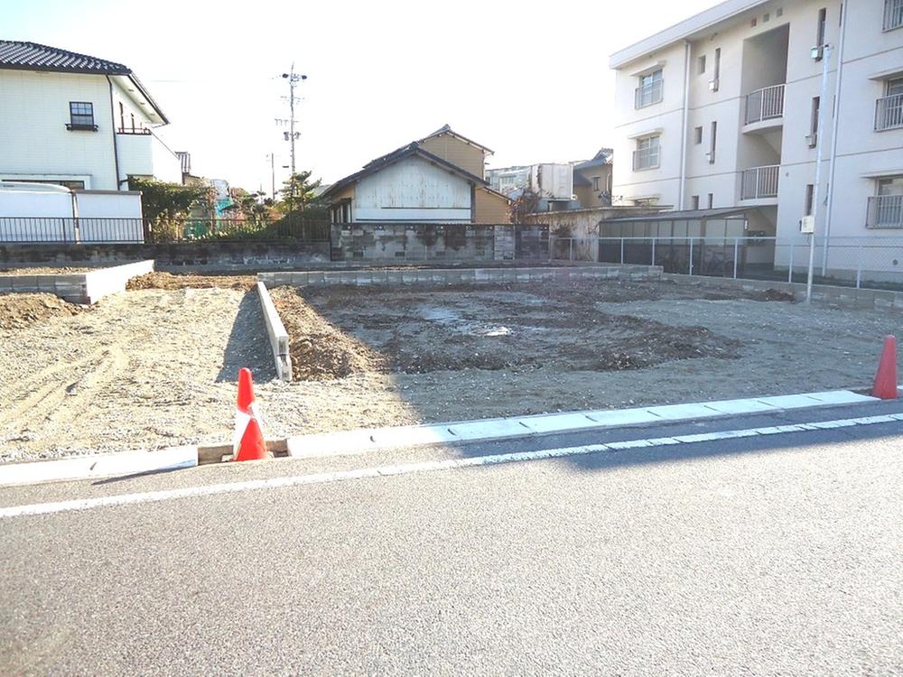 Local appearance photo. Local (12 May 2013) Shooting