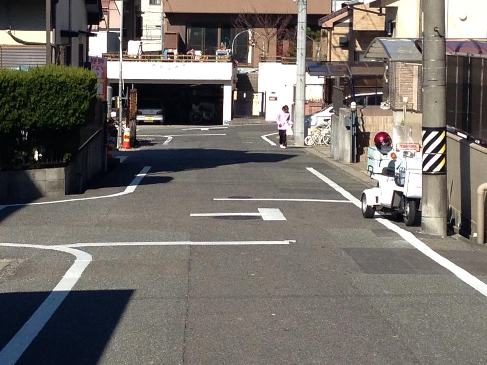 Local photos, including front road. Front road 6.01m