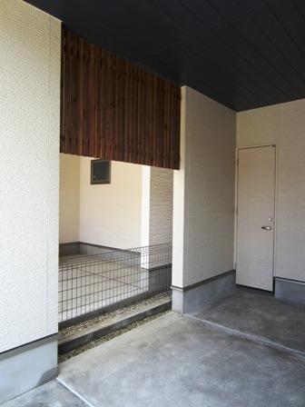 Parking lot. External storage in the built-in garage (B Building)