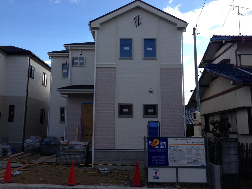 Local appearance photo. Local (12 May 2013) Shooting