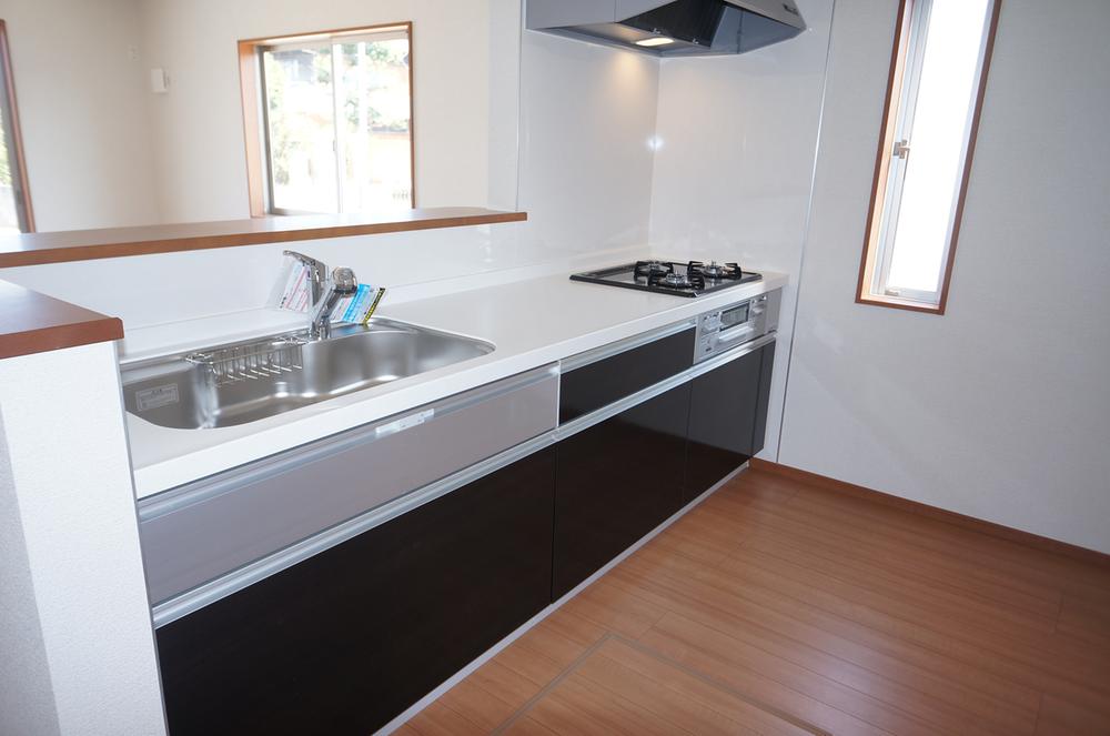 Same specifications photo (kitchen). Face-to-face kitchen type: The example of construction of the same construction company. It is different from the actual photo. 