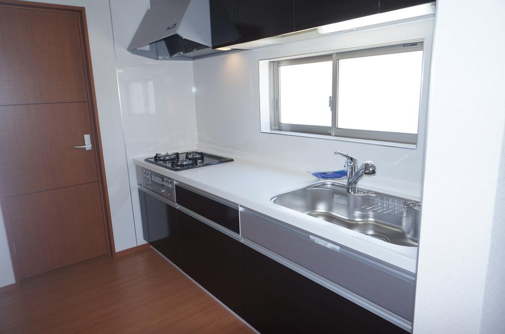 Same specifications photo (kitchen). Independent kitchen type: The example of construction of the same construction company.  It is different from the actual photo. 