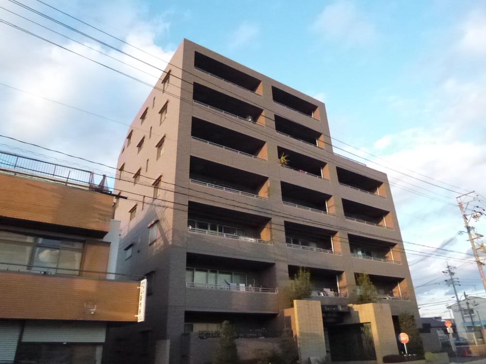 Local appearance photo. Local (11 May 2013) Shooting