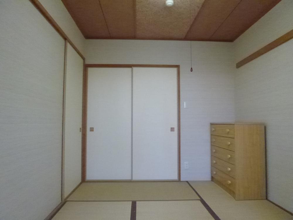 Non-living room. Indoor (11 May 2013) Shooting