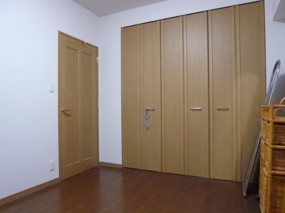 Non-living room. Indoor (11 May 2013) Shooting