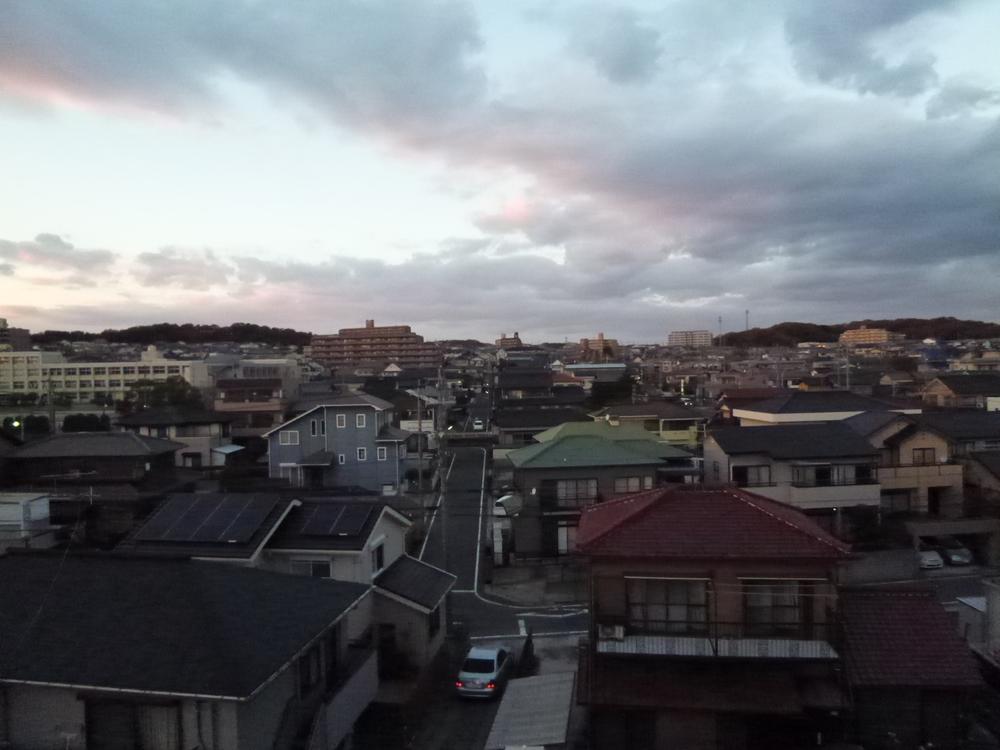 View photos from the dwelling unit. View from the site (November 2013) Shooting