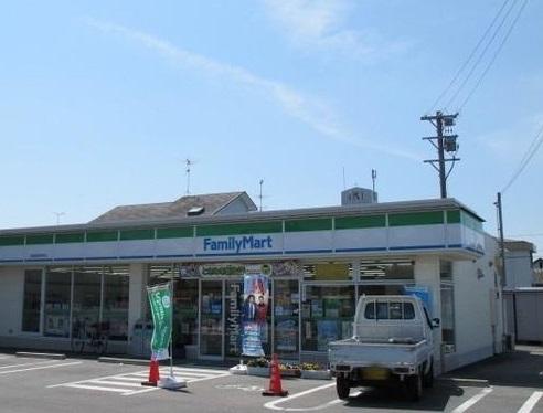 Convenience store. 560m to FamilyMart Owariasahi Toei-cho shop