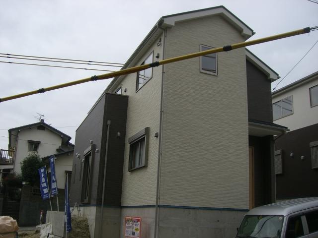 Local appearance photo. Local (11 May 2013) shooting Building 3