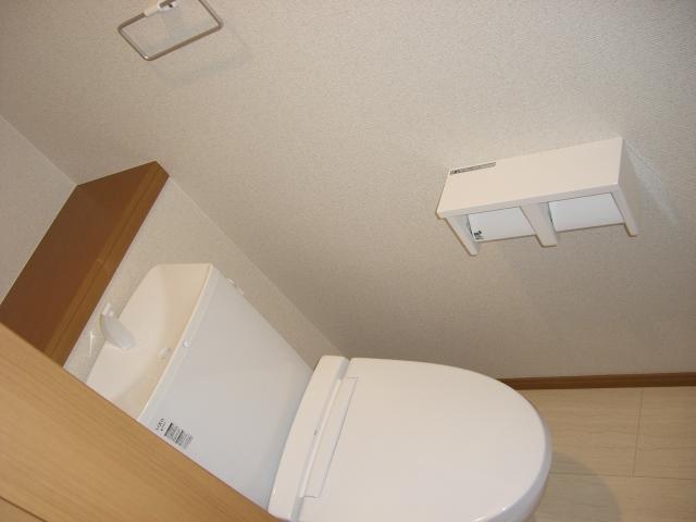 Toilet. Indoor (11 May 2013) Shooting