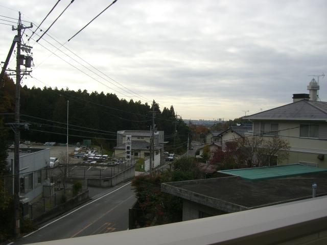View photos from the dwelling unit. View from the site (November 2013) Shooting