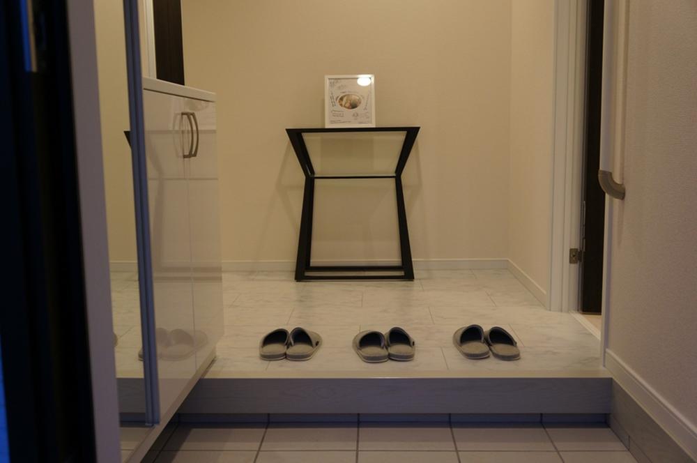 Entrance. Local (March 2013) Shooting NO5