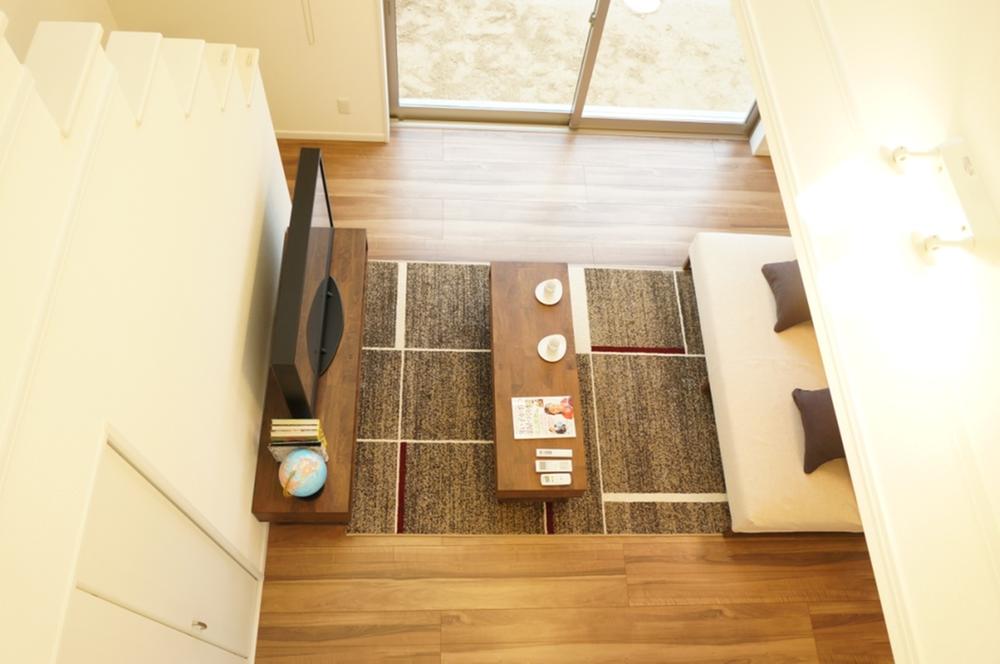 Living. Local (April 2013) Shooting NO3