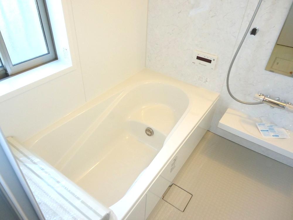 Bathroom. Indoor (12 May 2013) Shooting