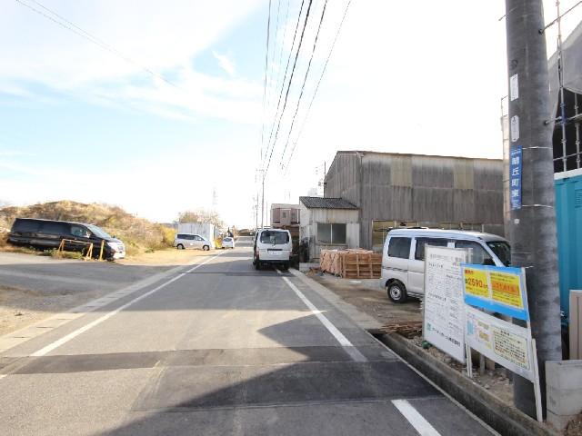 Other local. Frontal road