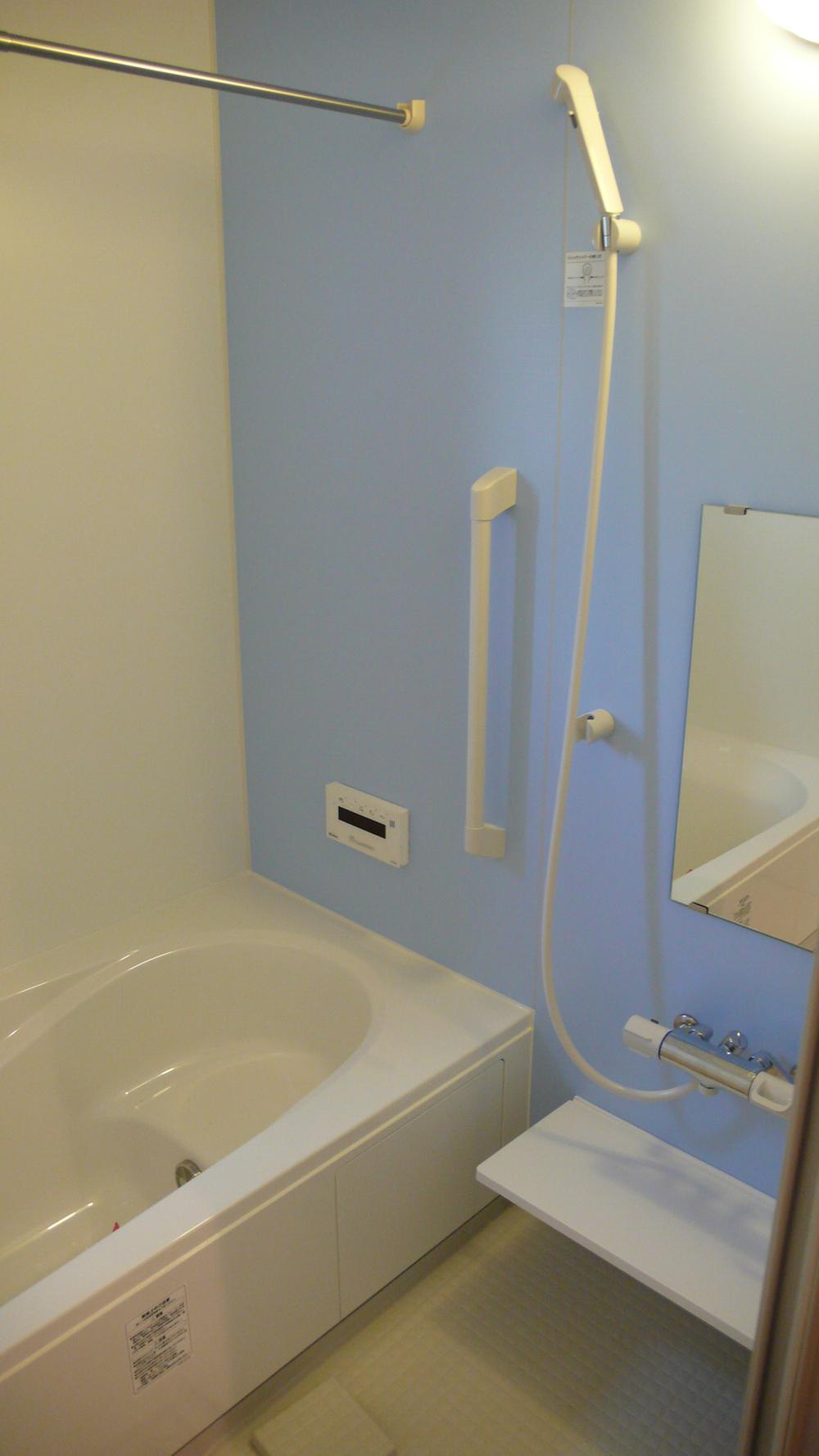 Same specifications photo (bathroom). It is the example of construction of the same construction company.  It is different from the actual photo. 