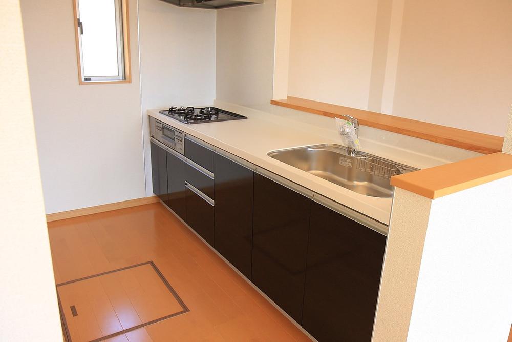 Same specifications photo (kitchen). It is the example of construction of the same construction company.  It is different from the actual photo. 