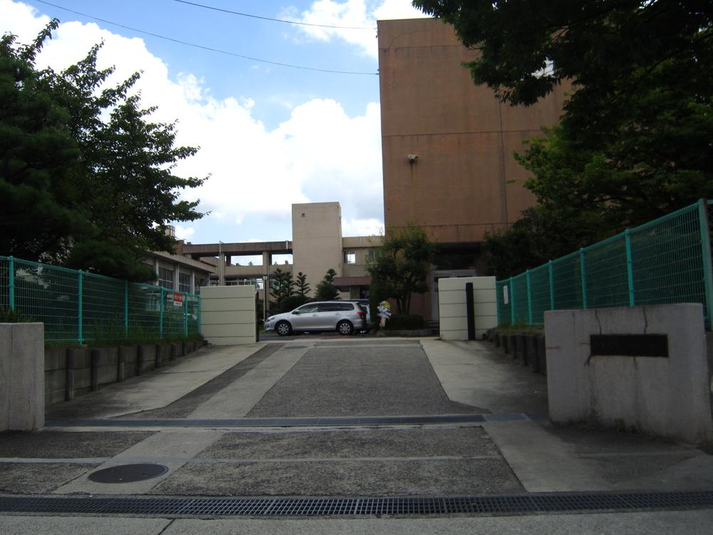 Primary school. Owariasahi Municipal Hakuho to elementary school 473m
