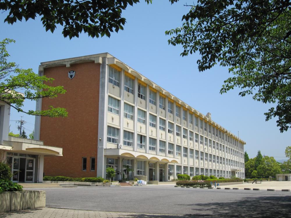 Primary school. Owariasahi Municipal Misato to elementary school 640m