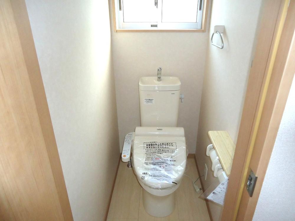 Toilet. Indoor (12 May 2013) Shooting