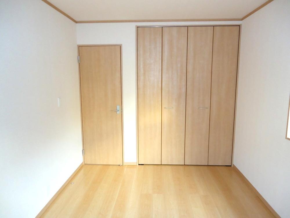 Non-living room. Indoor (12 May 2013) Shooting