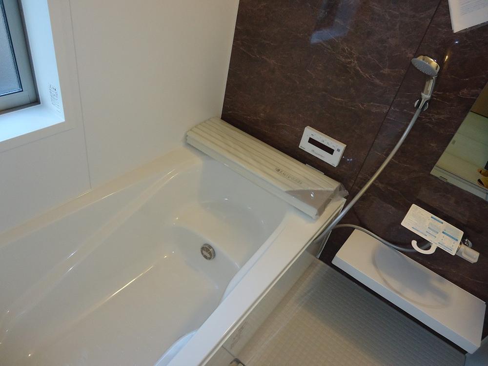 Bathroom. Indoor (12 May 2013) Shooting