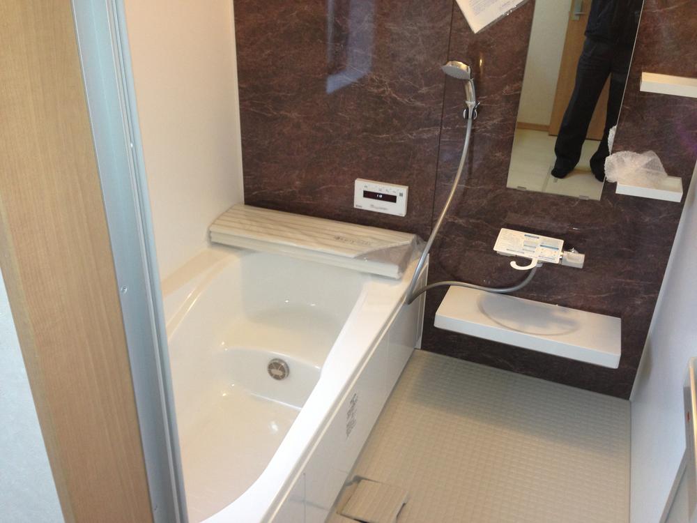 Bathroom. Indoor (12 May 2013) Shooting