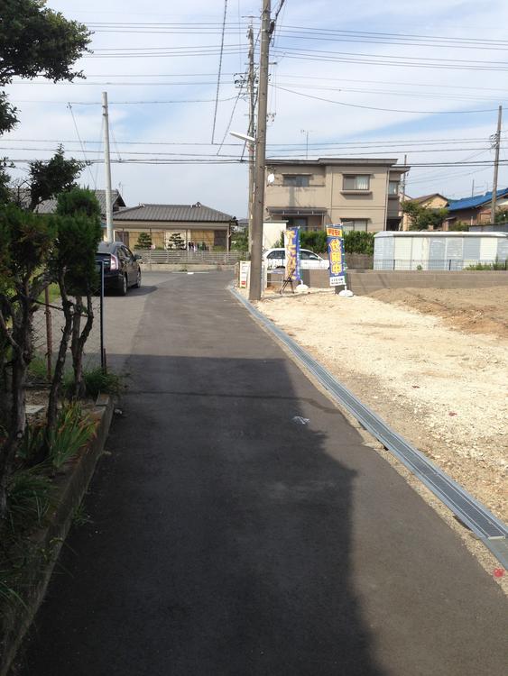 Local photos, including front road. Local (12 May 2013) Shooting