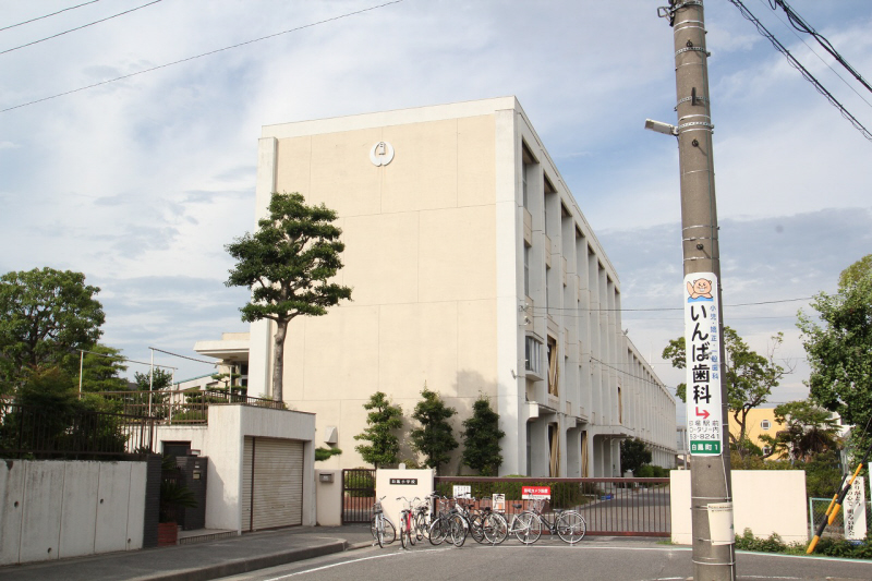 Primary school. Hakuho to elementary school (elementary school) 340m