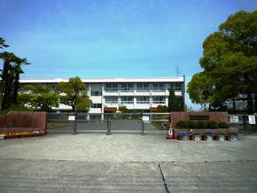 Primary school. Owariasahi Municipal Shibukawa to elementary school 693m