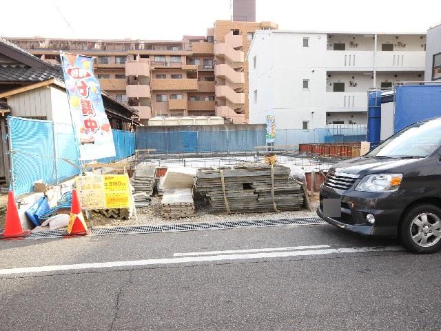 Local photos, including front road. Local photos, including the front road