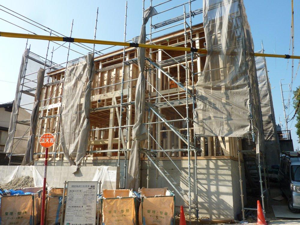 Local photos, including front road. Building 3 (November 2013) Shooting