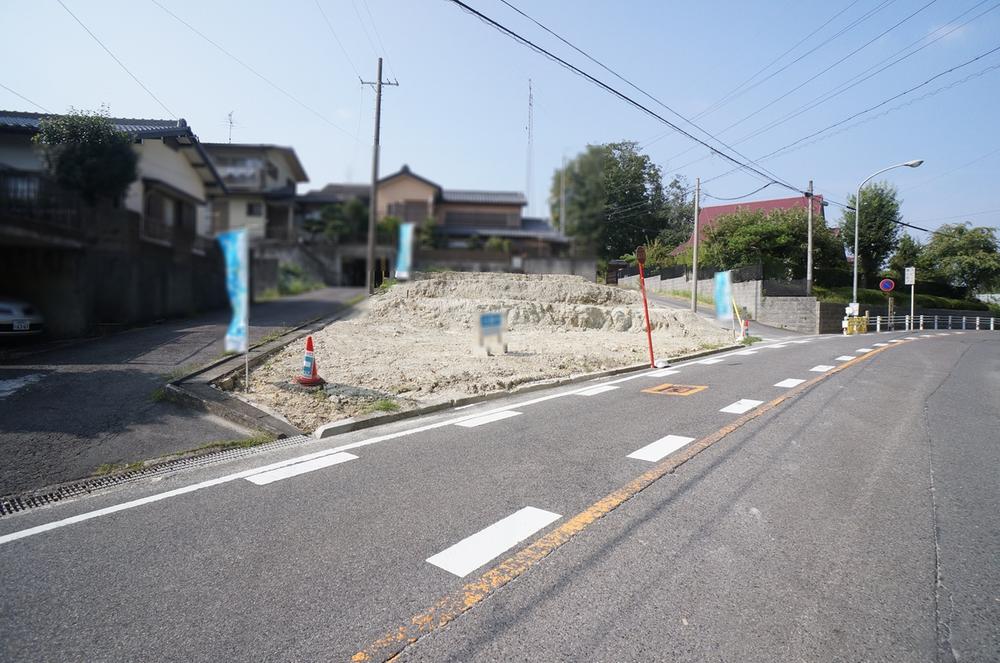 Local photos, including front road. Local (September 2013) Shooting