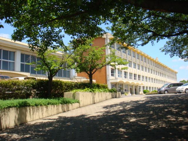 Primary school. Owariasahi Municipal Misato to elementary school 595m