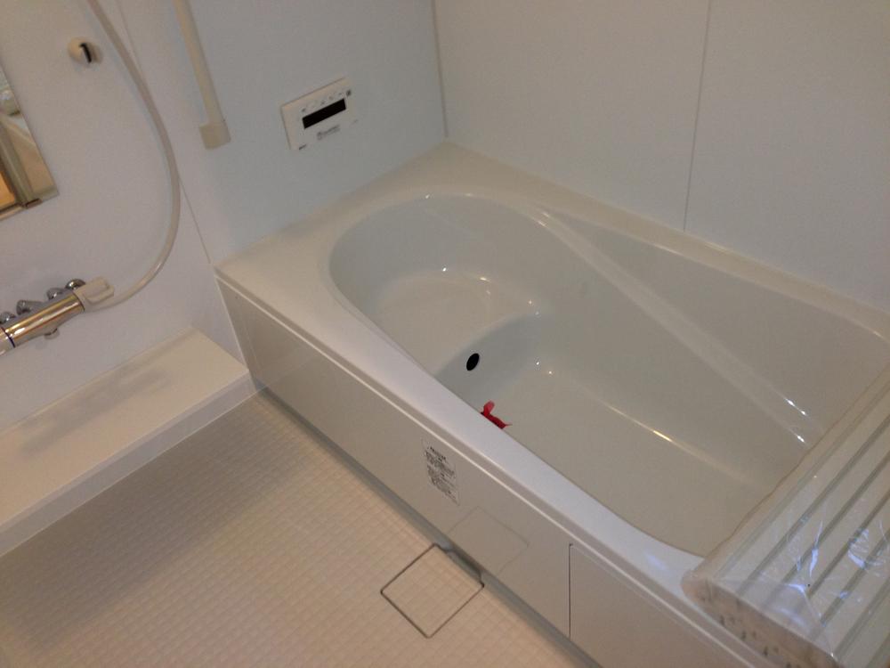 Bathroom. With bathroom dryer! 