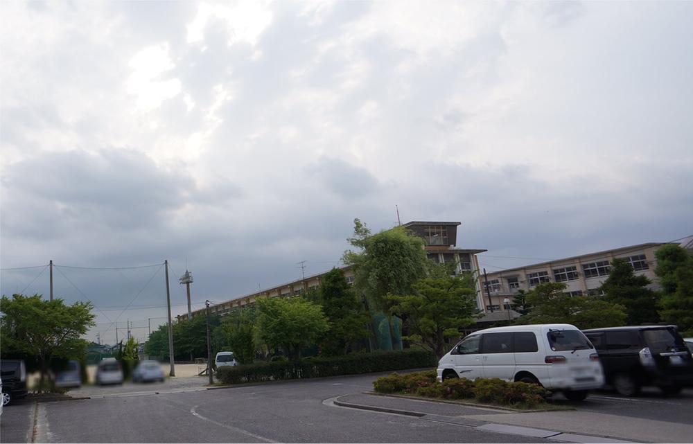 Junior high school. 2350m to Asahi Junior High School