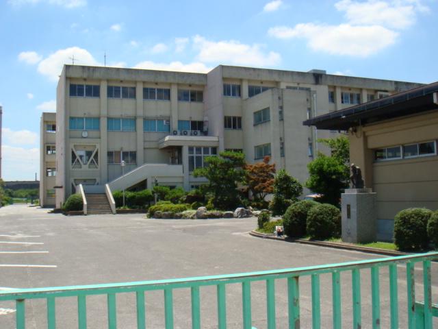 Junior high school. Owariasahi Tatsuhigashi until junior high school 1190m