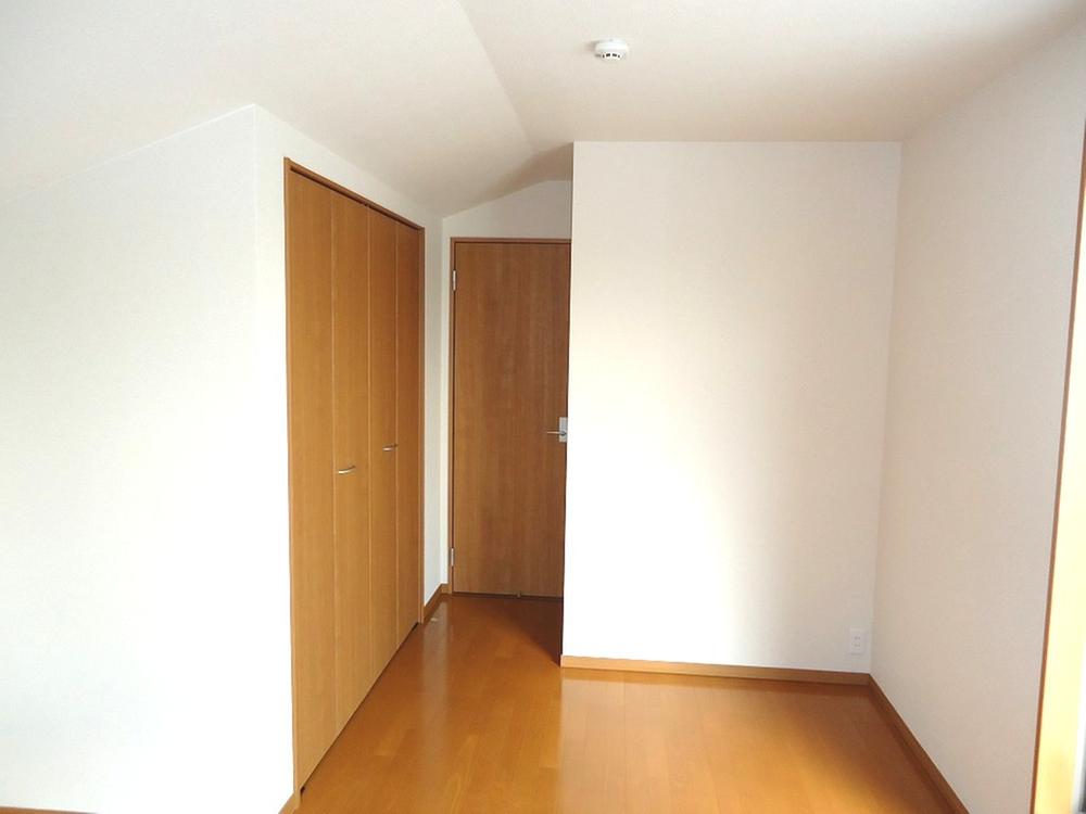 Non-living room. Indoor (12 May 2013) Shooting