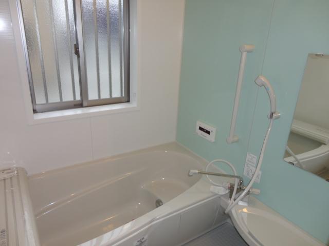 Same specifications photo (bathroom)