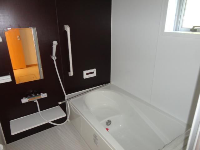 Same specifications photo (bathroom)