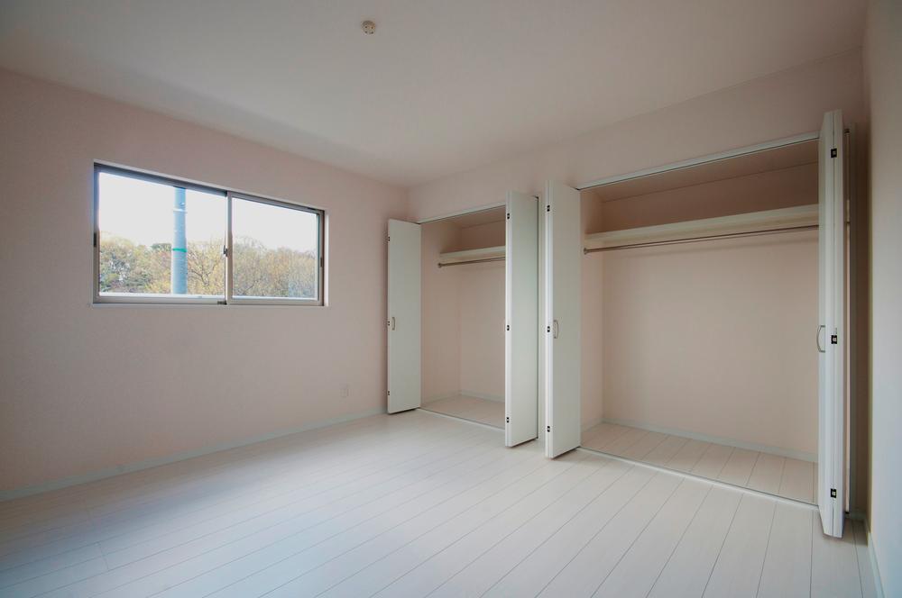 Other. Complete image