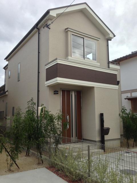 Local appearance photo. Building 2. 