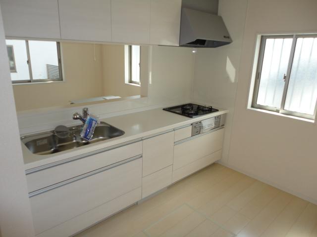 Same specifications photo (kitchen)