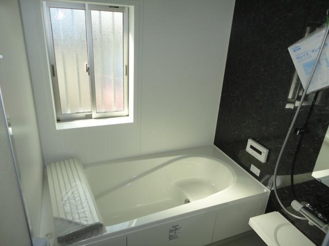 Same specifications photo (bathroom)