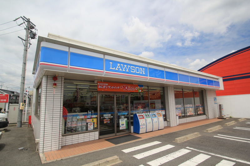 Convenience store. 60m until Lawson Owariasahi Kitamoto ChikeHara store (convenience store)