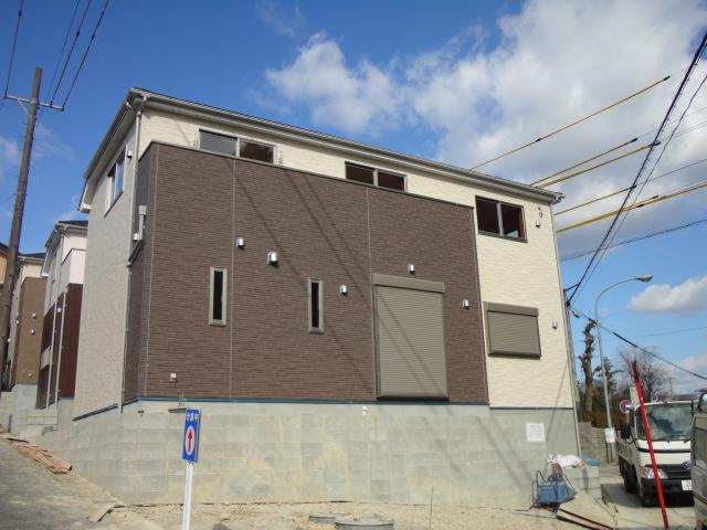 Local appearance photo. Local (12 May 2013) Shooting