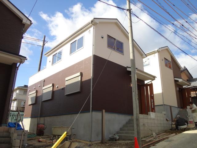 Local appearance photo. Local (12 May 2013) Shooting