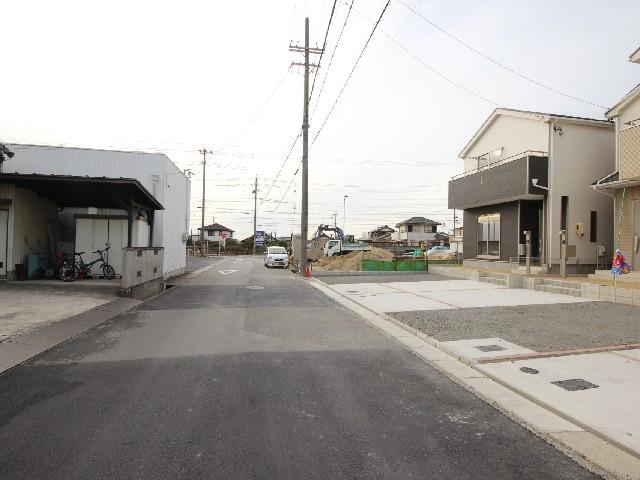 Other local. Frontal road