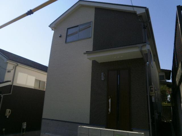 Local appearance photo. local 1 Building