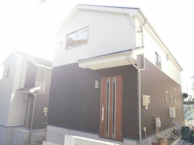 Local appearance photo. local Building 2